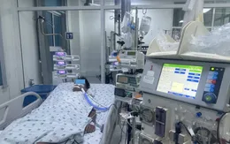 Nam sinh sốc sốt xuất huyết nặng, tổn thương gan thận tụy hiếm gặp