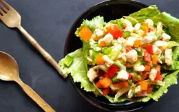 Người lớn tuổi ăn ít dần: Bác sĩ gợi ý chế độ ăn khỏe mạnh