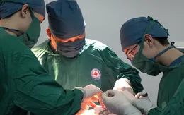 Ghép sọ tự thân thành công cho bệnh nhân chấn thương sọ não nặng