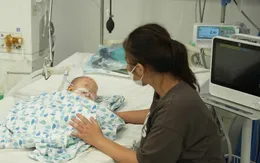 Cảnh báo nguy cơ suy hô hấp nặng khi trẻ uống phải tinh dầu đuổi muỗi