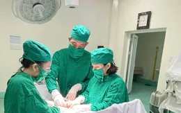 Cấp cứu bệnh nhân chửa ngoài tử cung vỡ, mất máu nặng