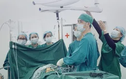 Đừng chờ qua Tết: Trẻ đau bụng có thể báo hiệu viêm ruột thừa nguy hiểm