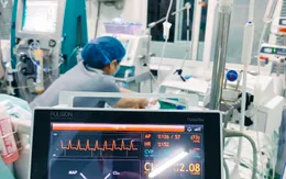 Hai ngư dân nguy kịch do giảm áp sau lặn biển