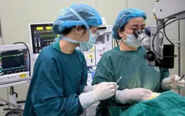 Kéo đâm vào mắt trẻ và lời cảnh báo cho phụ huynh