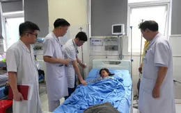 Bệnh nhi 9 tuổi nguy kịch do nhà sập trong mưa giông