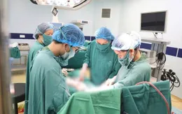 Phẫu thuật thành công khối u xơ tử cung "khổng lồ" 