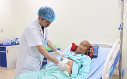 Thoát "cửa tử" sau vết thương thấu bụng do xiên thịt nướng