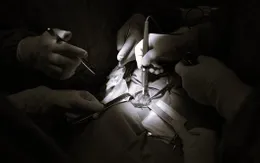 Nữ sinh 16 tuổi phải cắt toàn bộ tuyến giáp do ung thư, cảnh báo bệnh trẻ hóa