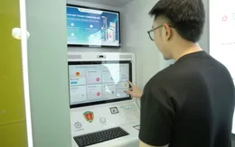 Người dân TP Hồ Chí Minh bất ngờ với Trạm Công dân số “tất cả trong một” ngay sát nhà
