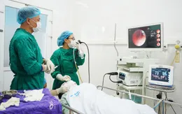 Ho kéo dài một tháng, cụ ông phát hiện dị vật phế quản