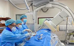 Cứu sống cụ ông 75 tuổi nhồi máu cơ tim nguy kịch