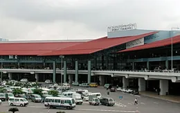 Sân bay Nội Bài sẽ tạm thời đóng bớt cửa ra vào
