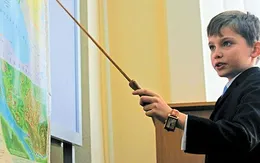 Ukraine: Cậu bé 9 tuổi am tường lịch sử và địa lý