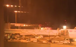 Máy bay Mỹ hạ cánh khẩn cấp ở Canada vì hỏa hoạn