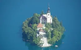 Ghé thăm đảo tự nhiên nhỏ bé ở Slovenia