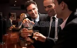 Đừng để tình bạn phá hỏng hôn nhân