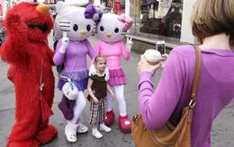 Quảng trường Thời đại có thể kém vui vì thiếu các nhân vật hóa trang