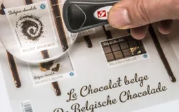 Bỉ phát hành tem có hương vị chocolate