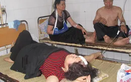 Lật xe du lịch, 31 người bị nạn