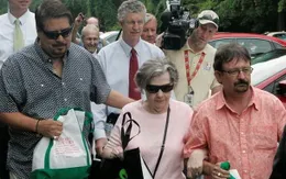 Cụ già 84 tuổi trúng vé số kỉ lục tại Mỹ