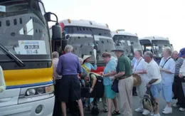 Kiến nghị kéo dài niên hạn xe du lịch