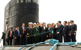 Thủ tướng kiểm tra tiến độ thử nghiệm tàu ngầm Hà Nội 