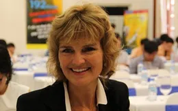 Gặp cô gái sống sót duy nhất trong vụ rơi máy bay cách đây 22 năm