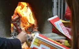 Công an Hà Nội khuyến cáo phòng cháy khi thắp hương, đốt vàng mã dịp Tết