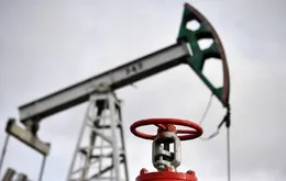 OPEC tăng sản lượng, thị trường dầu đối mặt nguy cơ dư cung