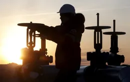 Giá dầu quay đầu giảm mạnh trước nguy cơ OPEC+ tăng sản lượng sớm