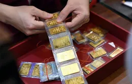 Giá vàng ngày 13/8: Vàng trong nước "đi ngang"