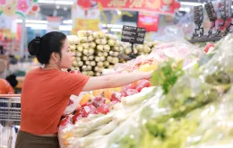 Hàng trăm sản phẩm thiết yếu giảm giá sâu tại chương trình bình ổn Tết 2025