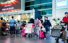 Hơn 100.000 lượt khách đổ về sân bay Tân Sơn Nhất trong ngày đầu năm 2025