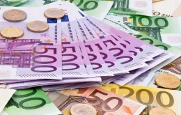 Đồng Euro xuống mức thấp nhất trong hai năm so với USD