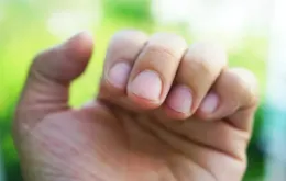 Cảnh báo từ cơ thể: 5 dấu hiệu cho thấy bạn đang thiếu chất dinh dưỡng