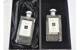Lượng lớn nước hoa giả bị thu giữ tại Thái Lan