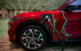 Sự trỗi dậy của xe hybrid và xe điện tại Italy