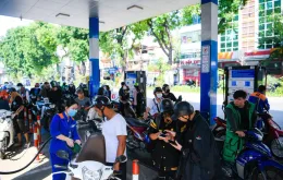 Giá xăng giảm về dưới 20.000 đồng/lít