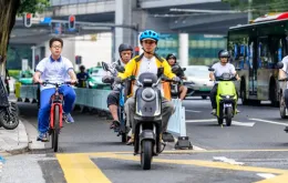 Trung Quốc đưa xe điện thay thế xe xăng thế nào?