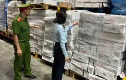 Phát hiện hơn 15,7 tấn xương lưng lợn đông lạnh hết hạn sử dụng