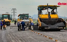 Xuất nhập khẩu, đầu tư công bứt tốc; lạm phát vẫn trong tầm kiểm soát