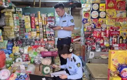 Hà Nội thu giữ hàng nghìn bánh trung thu, đồ chơi không rõ nguồn gốc