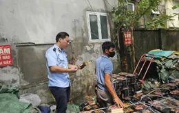 Phát hiện cơ sở sản xuất thực phẩm quy mô lớn không đảm bảo điều kiện an toàn tại Bắc Từ Liêm