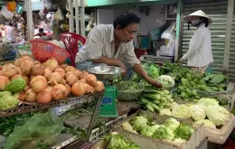 Tăng cường kiểm soát thị trường, ngăn chặn đầu cơ, tăng giá trong mưa lũ