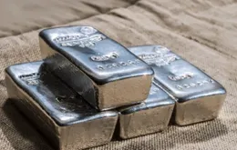 Giá bạc xác lập đỉnh mới, vượt 60 USD/ounce