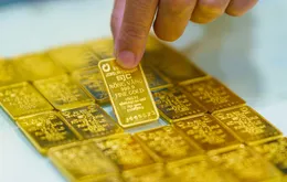 Giá bạc đảo chiều tăng vọt, giá dầu giảm trước áp lực dư cung