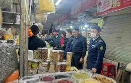 Thị trường Hà Nội trước Tết Bính Ngọ 2026 ổn định, tăng cường kiểm soát an toàn thực phẩm tại các chợ