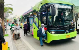 Biến động giá xăng dầu, nhiều người thay đổi thói quen đi lại