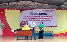 Món quà quý giá trao tặng các em học sinh trường THPT Công nghiệp