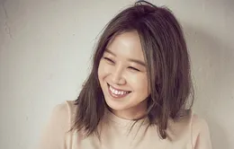 Gong Hyo Jin cười "thả ga" trên tạp chí Céci